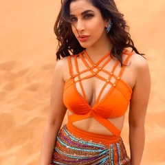 Sizzling Sophie Choudry