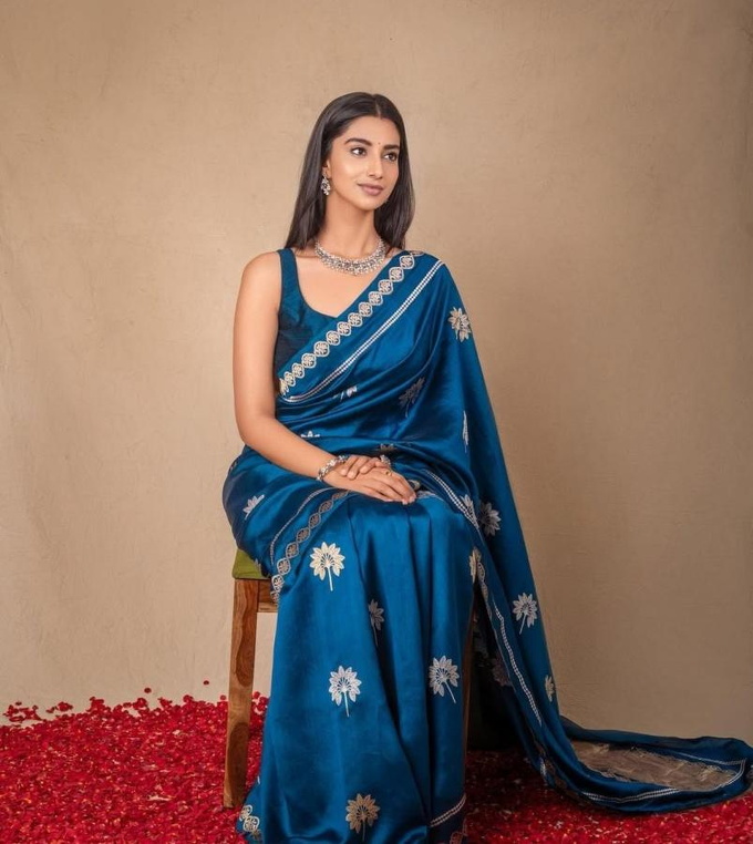 Meenakshi-Chaudhary-Pics-3-1736229403