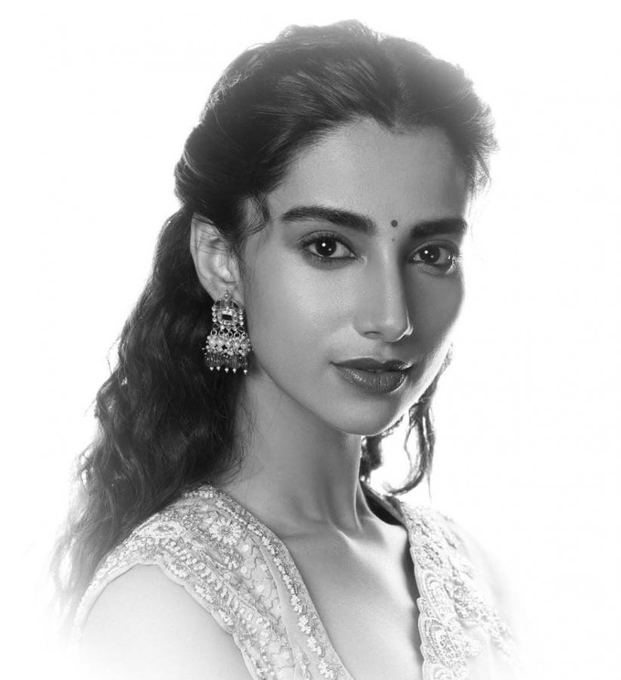 Meenakshi-Chaudhary-Pics-9-1736939434.jpeg