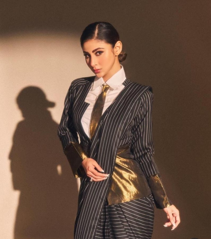 Mouni-Roy-Pics-2-1738662450