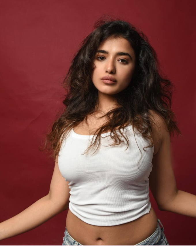 Ketika-Sharma-8-819x1024