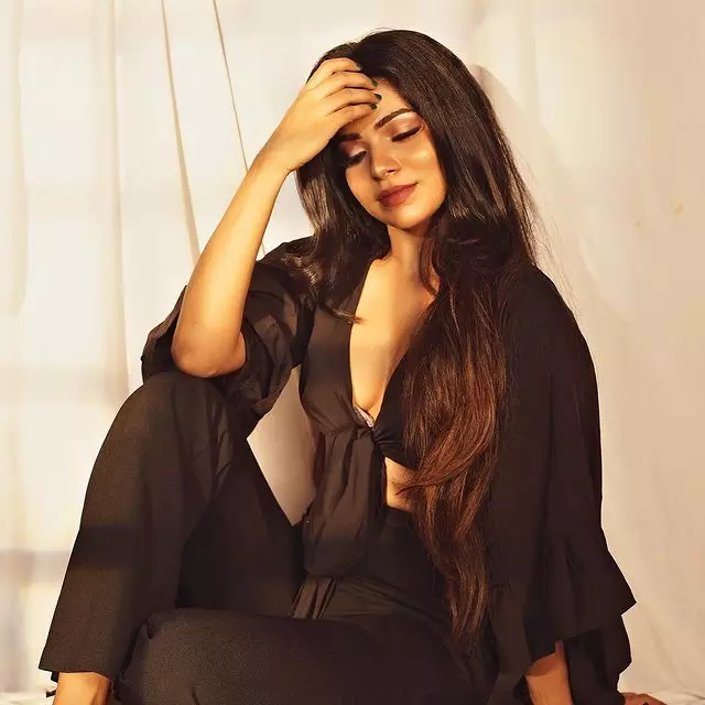 Divya Bharathi4.webp