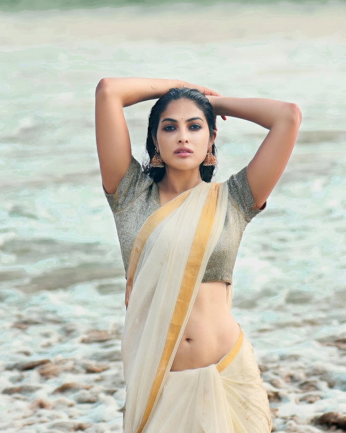 Divi Vadthya5.webp